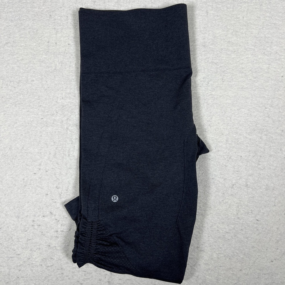 Lululemon Capri Leggings Womens 8 Gray High Rise Ruched‎ Seamless Yoga Athletic